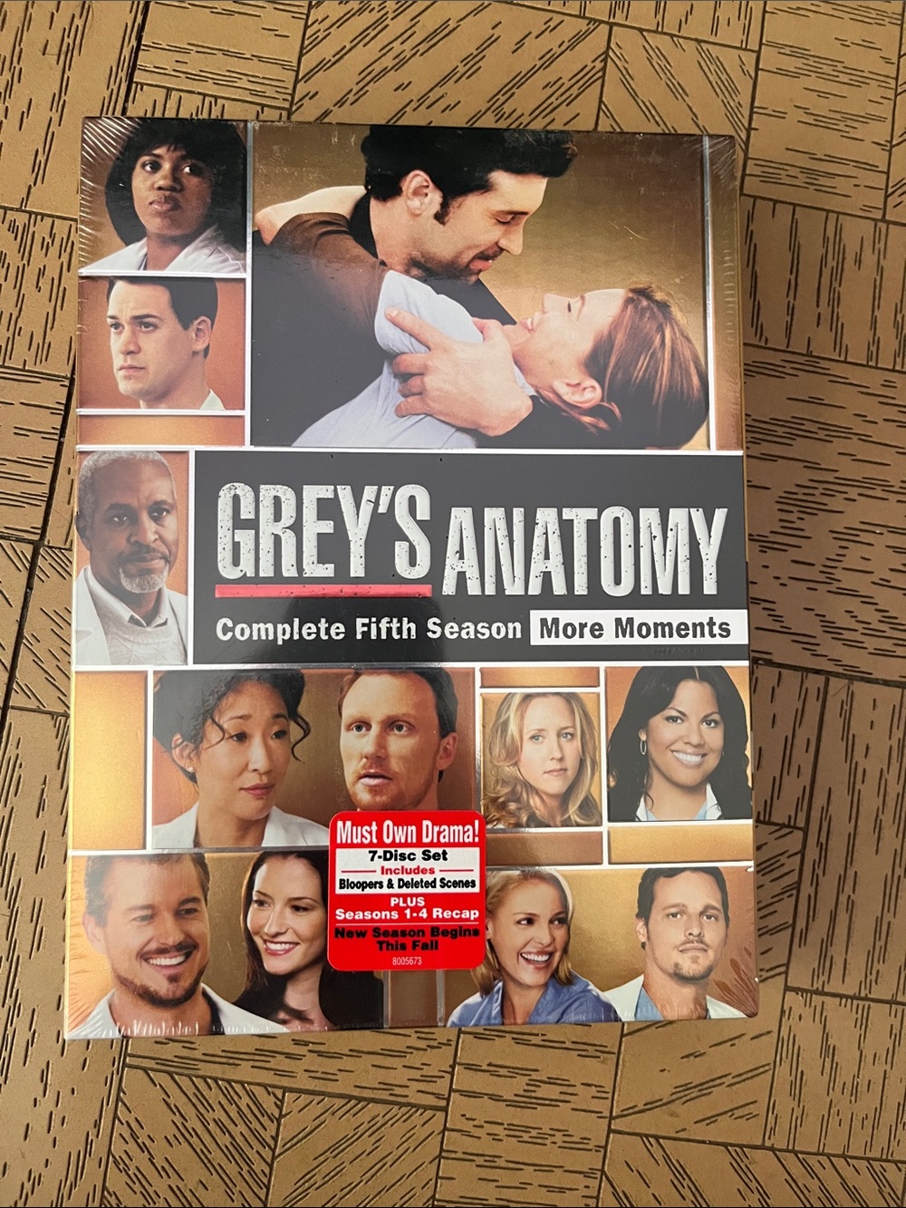 Grey's Anatomy Season 5 DVD Back Cover - Gold, White, Black